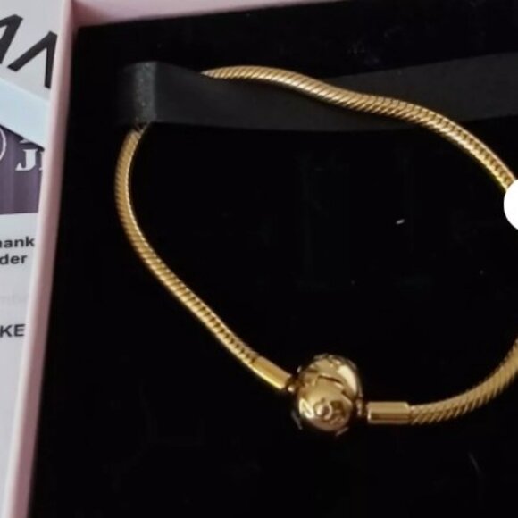 Authentic Pandora Moments Authentic SHINE™ Bracelet 567107-19 (19cm/7.5 inches) - Picture 6 of 16